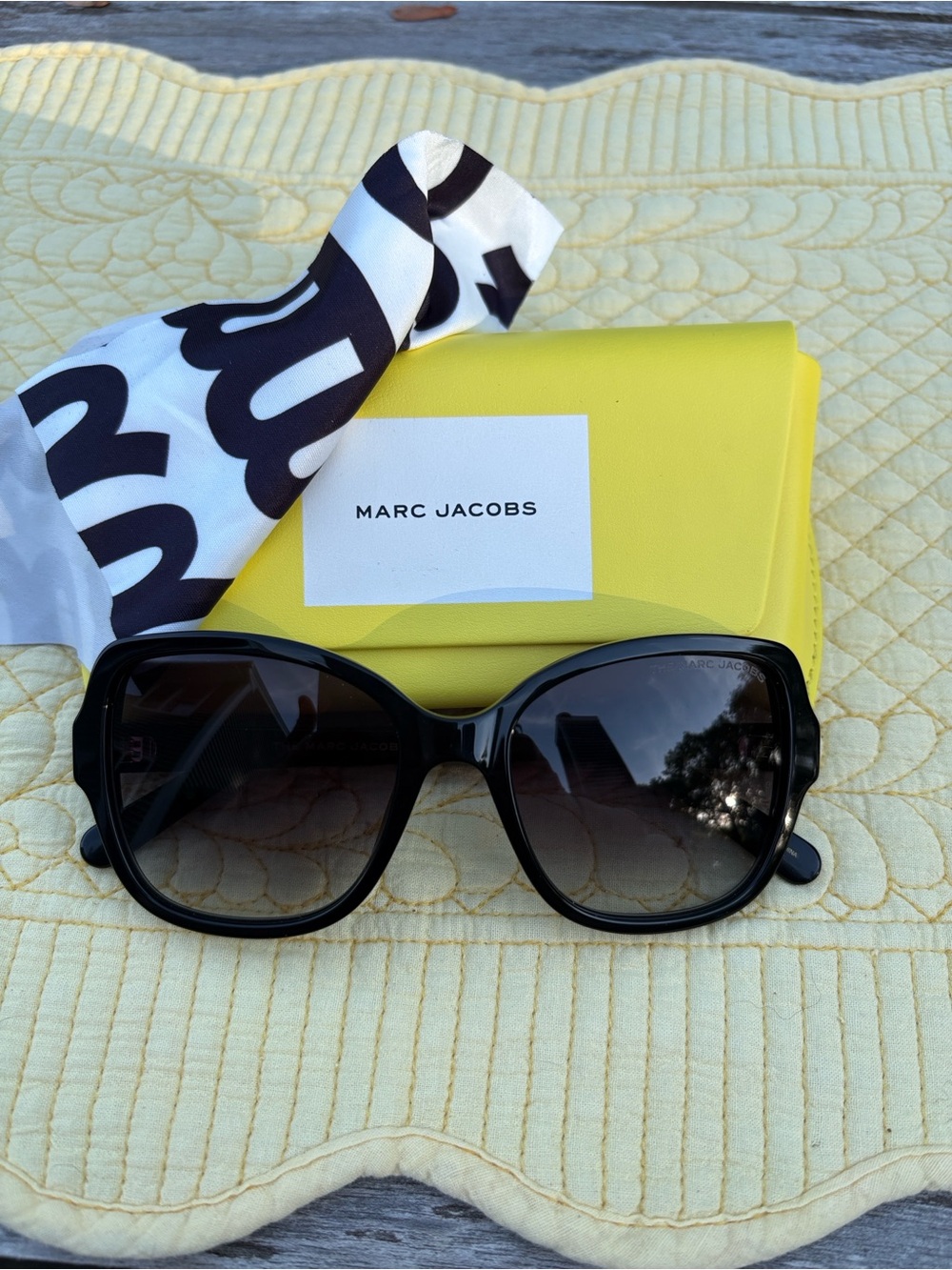 Marc Jacobs Black Sunglasses with Gradient Lenses